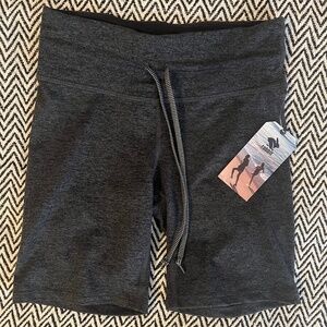 NWT Rabbit Women's EZ Short Tight 7'' Black Charcoal Biker Shorts Size XS